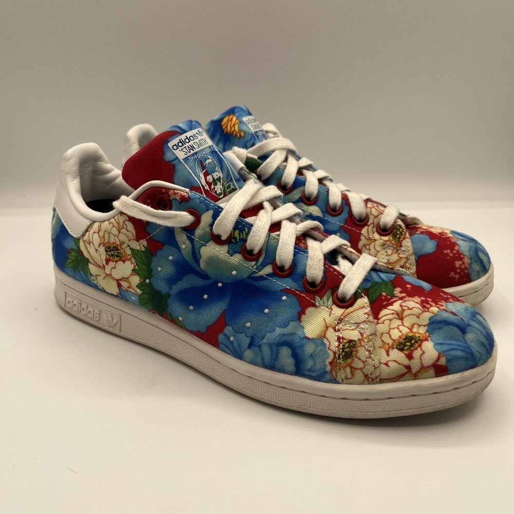 Women's Adidas Stan Smith Flowers Athletic Sneaker Size 8